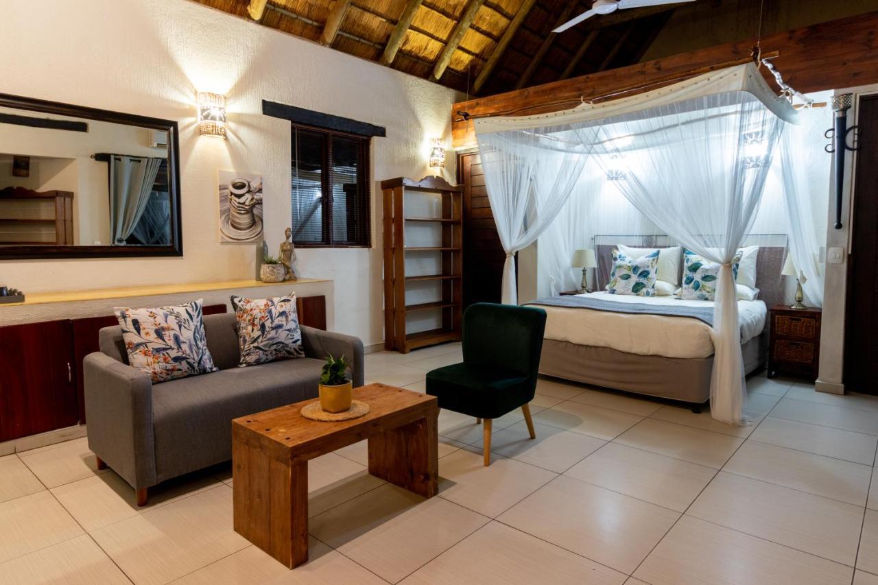Leopard'S Lair Bush Lodge Hoedspruit Exterior foto