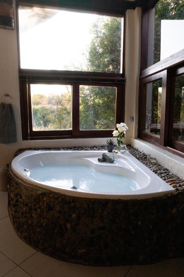 Leopard'S Lair Bush Lodge Hoedspruit Exterior foto