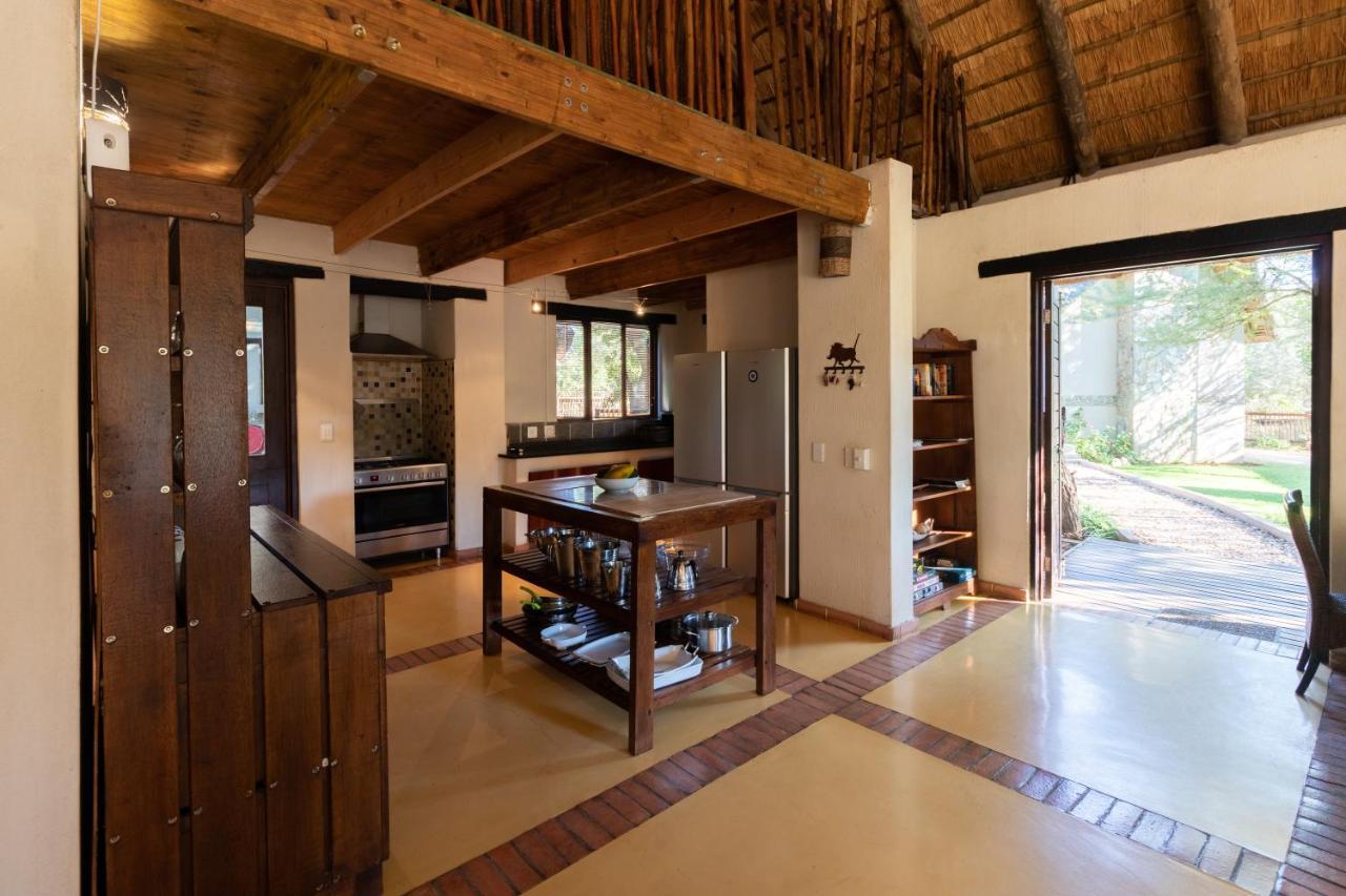 Leopard'S Lair Bush Lodge Hoedspruit Exterior foto